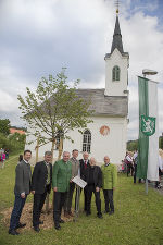 Am Pfingstmontag wurde die neu sanierte Marienkapelle in Zerlach im Beisein von LH Hermann Schützenhöfer eröffnet. ©      