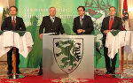 Drexler, Schützenhöfer, Voves und Kröpfl bei der Präsentation der neuen Gemeindestruktur, v.l. © steiermark.at / Leiss Drexler, Schützenhöfer, Voves und Kröpfl bei der Präsentation der neuen Gemeindestruktur, v.l.