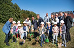 Spatenstich in Haselsdorf-Tobelbad: Der Zubau für Kindergarten und Kinderkrippe wird gestartet. © Bilder: Land Steiermark/Bektas; Verwendung bei Quellenangabe honorarfrei